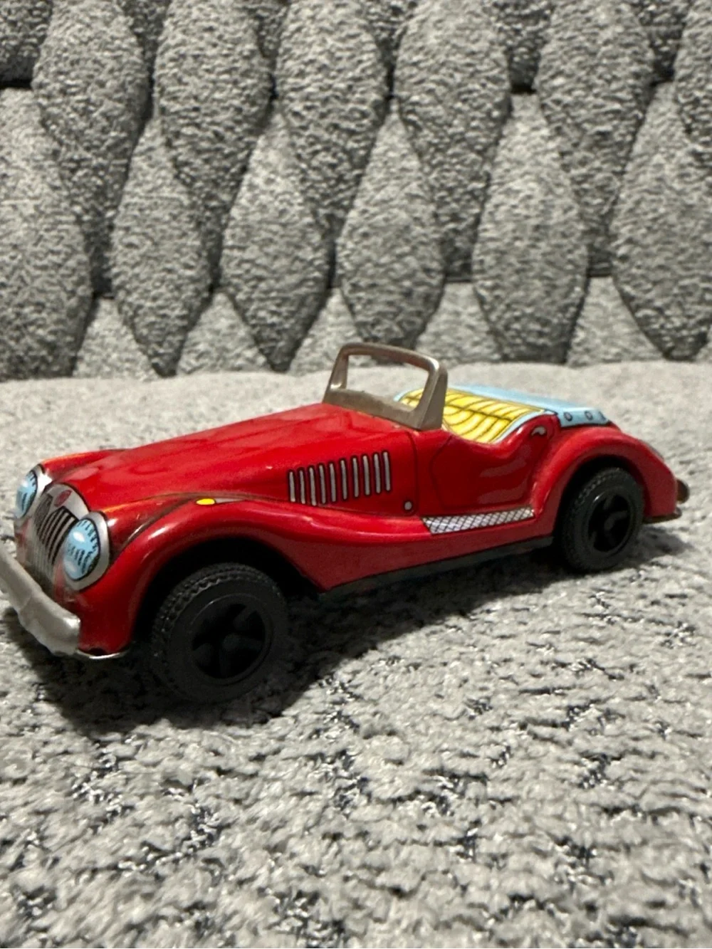 VINTAGE 1960S TIN PLATE FRICTION DRIVE KASHIWAI LUCKY TOY JAPAN MG SPORTS CAR